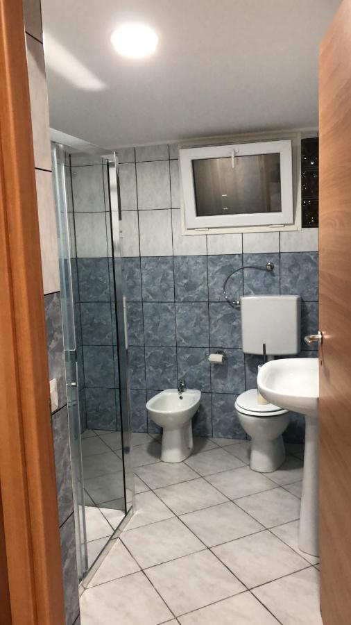 Al Cervo Tra I Laghi Bed and Breakfast Tavernerio Εξωτερικό φωτογραφία
