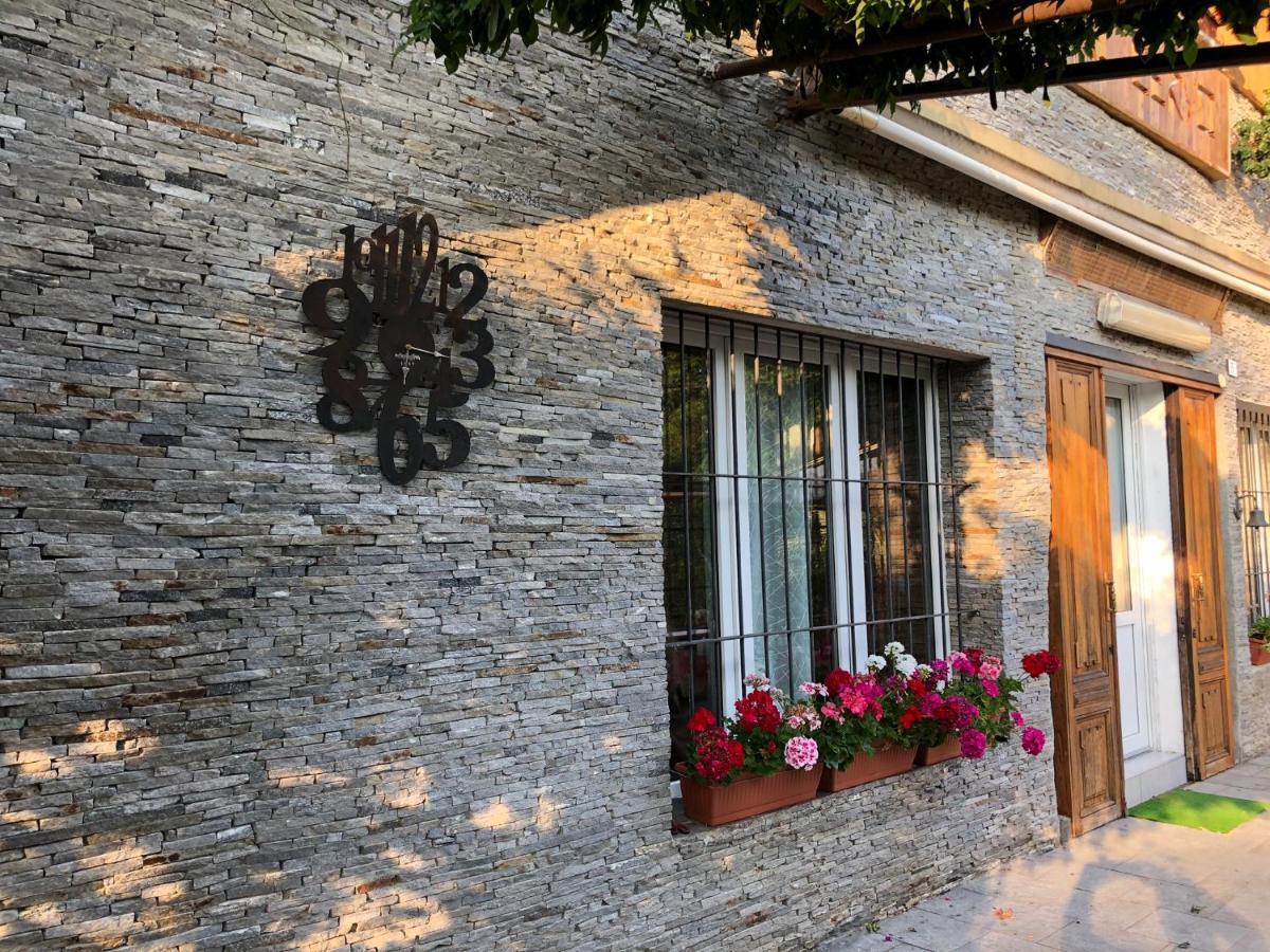Al Cervo Tra I Laghi Bed and Breakfast Tavernerio Εξωτερικό φωτογραφία